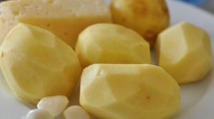 Картошка со сливками и сыром в духовке – ароматное, сытное и нежное блюдо!